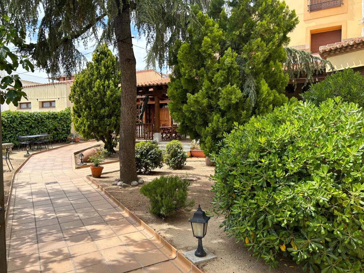 Hotel El Castrejon เซเบรรอส ภายนอก รูปภาพ